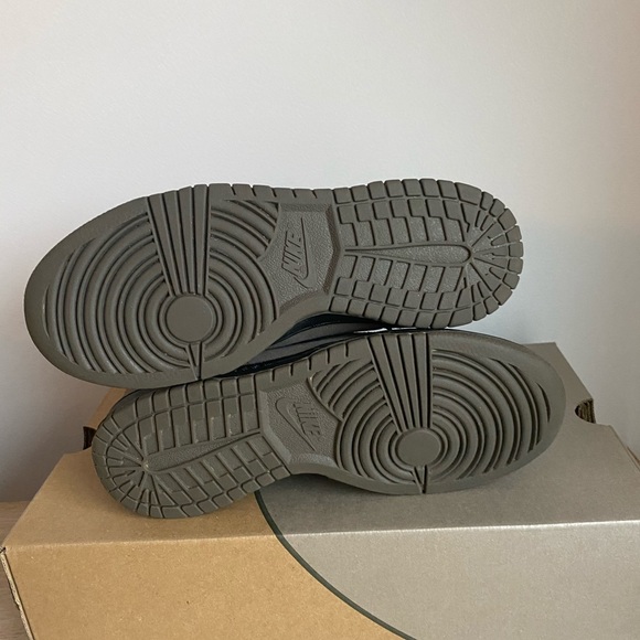 nike sb dunk high dark mushroom